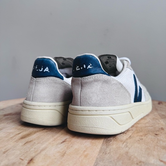 Veja White Nautico V-10 B-Mesh Sneakers Size Women 9 Navy Accents Shoes - Picture 6 of 10